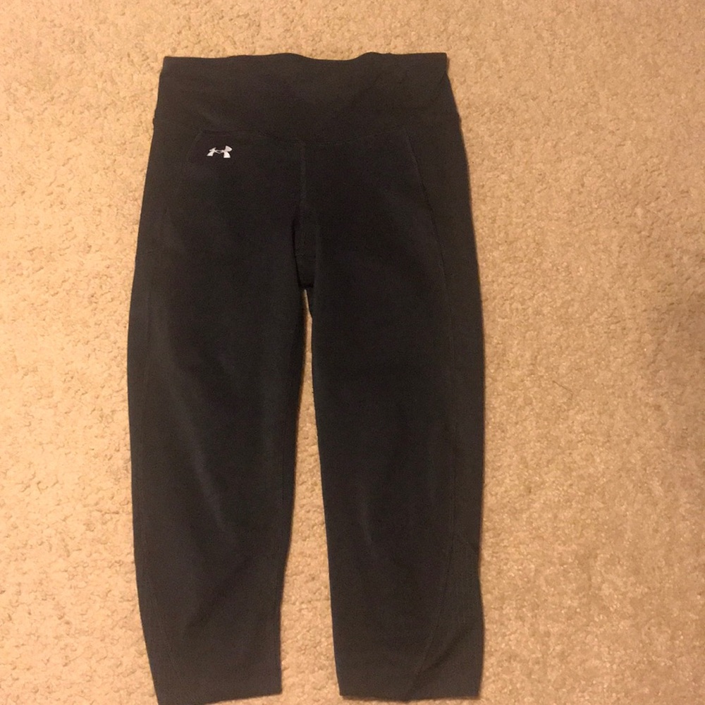 UNDER ARMOUR CROPPED LEGGINGS
